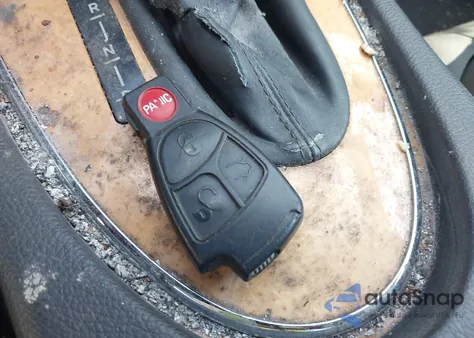 2006 Mercedes-Benz E 350 z USA, uszkodzony, nr VIN WDBUF56J46A824162